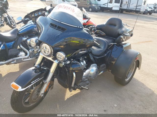 2018 HARLEY-DAVIDSON FLHTCUTG 1HD1MAD13JB852008 Photo 1