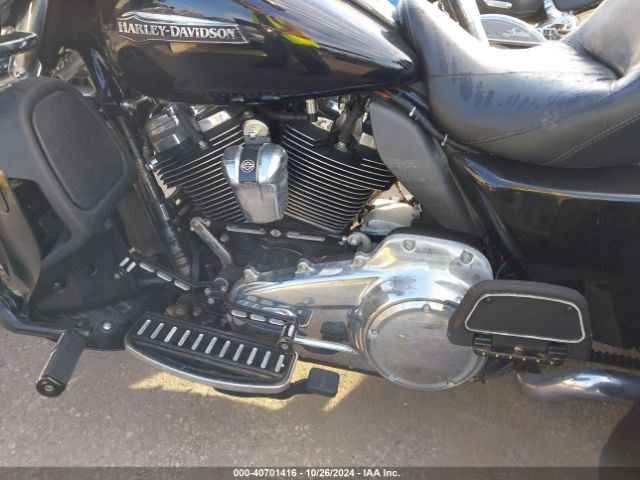 2018 HARLEY-DAVIDSON FLHTCUTG 1HD1MAD13JB852008 Photo 8