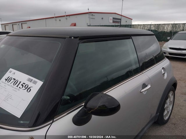 2005 MINI COOPER S WMWRE33465TD90505 Photo 5