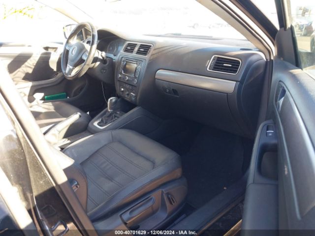 3VWL17AJXEM439329 Volkswagen Jetta 1.8t Sel