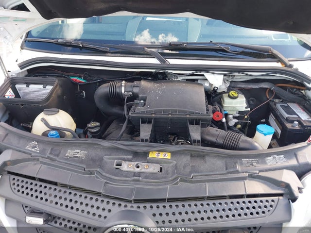 Mercedes-Benz Sprinter 2500 Normal Roof 2015 WD3PE7CC0F5975828 Image 10