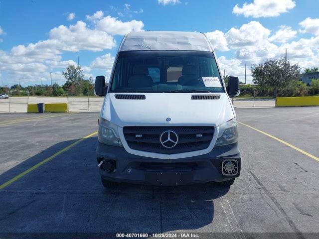 Mercedes-Benz Sprinter 2500 Normal Roof 2015 WD3PE7CC0F5975828 Image 12
