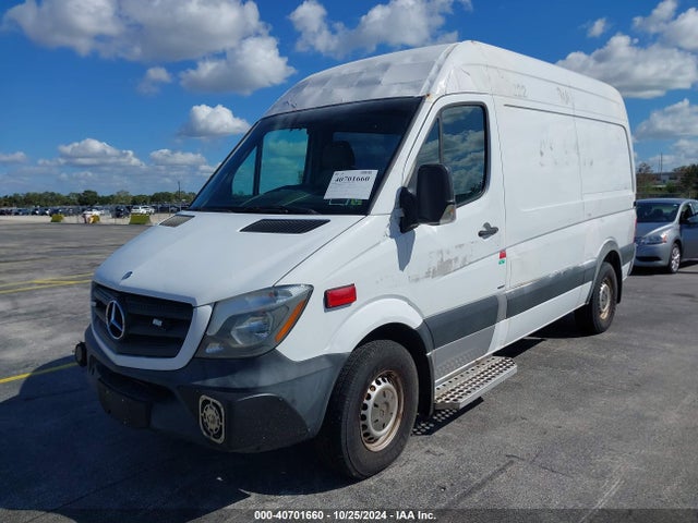 Mercedes-Benz Sprinter 2500 Normal Roof 2015 WD3PE7CC0F5975828 Image 2