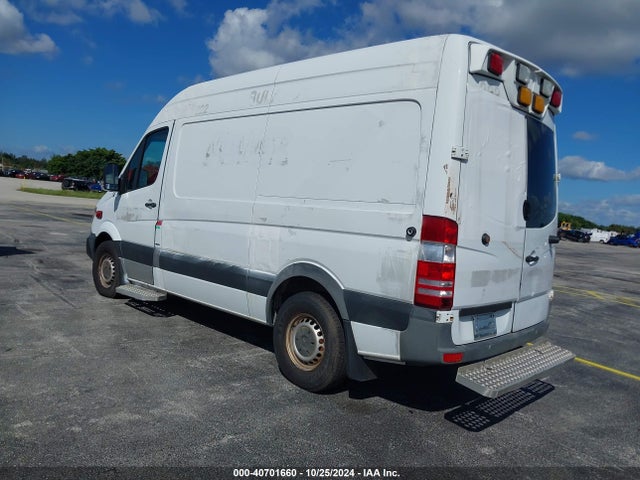 Mercedes-Benz Sprinter 2500 Normal Roof 2015 WD3PE7CC0F5975828 Image 3