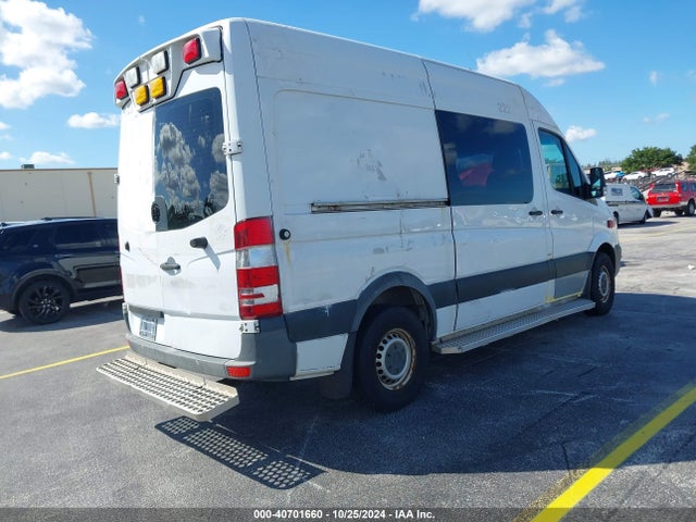 Mercedes-Benz Sprinter 2500 Normal Roof 2015 WD3PE7CC0F5975828 Image 4