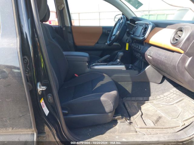 5TFCZ5AN2JX123785 Toyota Tacoma Sr5 V6