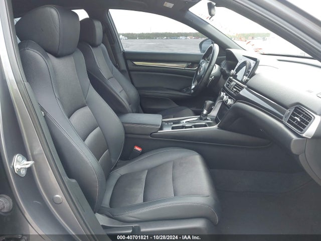 1HGCV1F30LA111203 Honda Accord Sport