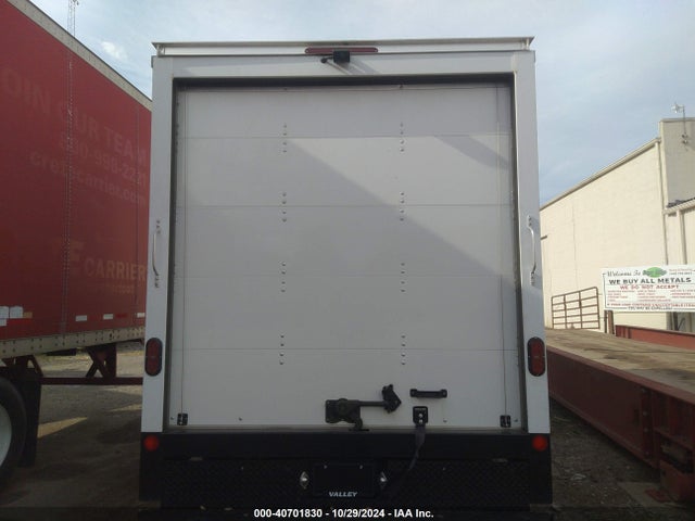 Продаж на аукціоні авто 2022 Ford Transit-350 Cutaway, vin: 1FDBF6P84NKA75894, номер лоту: 40701830