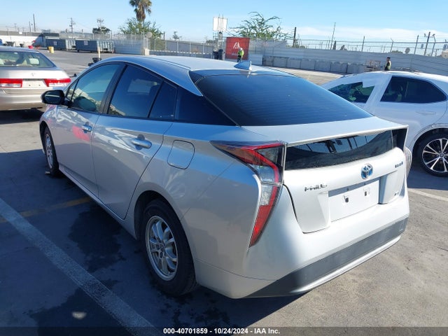 Toyota Prius Two Eco 2017 JTDKARFU1H3531061 Image 3