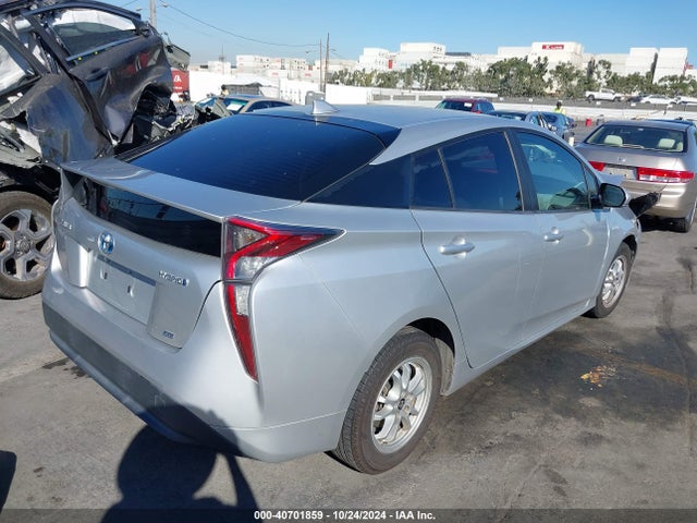 Toyota Prius Two Eco 2017 JTDKARFU1H3531061 Image 4