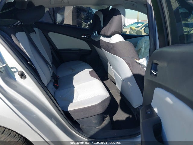 Toyota Prius Two Eco 2017 JTDKARFU1H3531061 Image 8