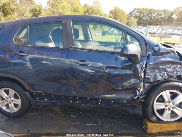 3GNCJNSBXJL317138 Chevrolet TRAX LS