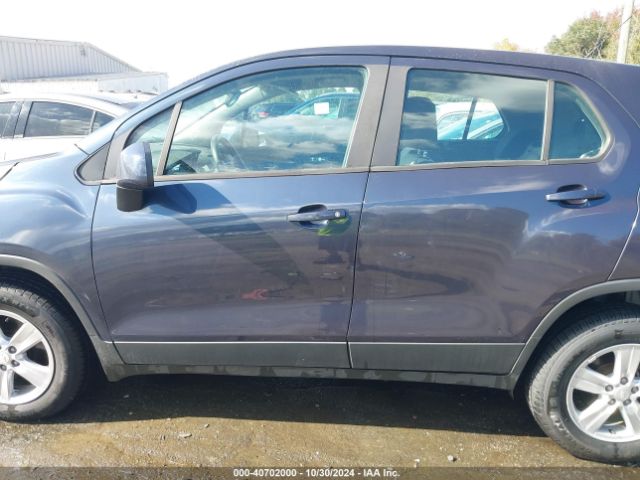 3GNCJNSBXJL317138 Chevrolet TRAX LS