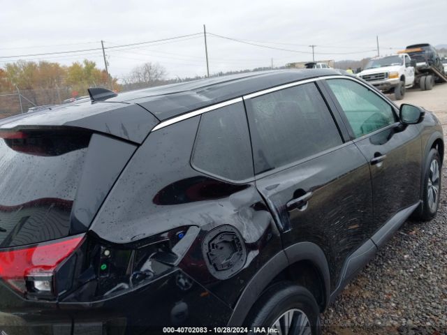 5N1BT3BBXNC689126 Nissan Rogue Sv Intelligent Awd