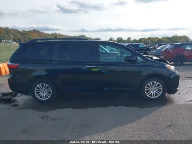 5TDYK3DC1FS689538 Toyota Sienna Xle 8 Passenger
