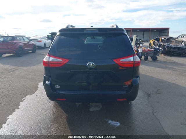 5TDYK3DC1FS689538 Toyota Sienna Xle 8 Passenger