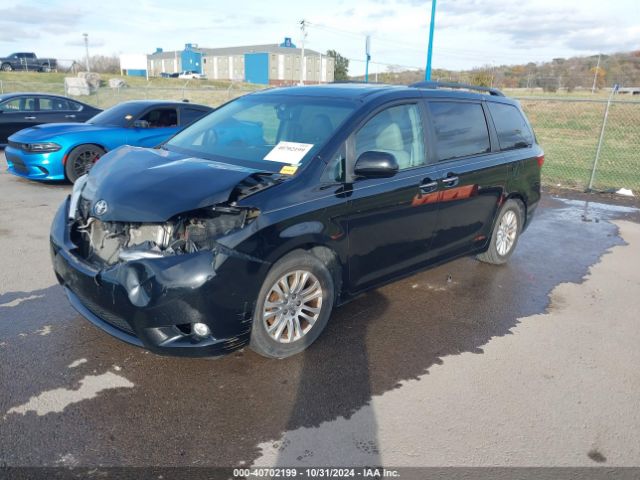 5TDYK3DC1FS689538 Toyota Sienna Xle 8 Passenger