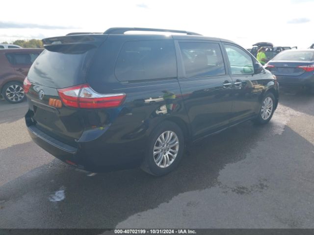5TDYK3DC1FS689538 Toyota Sienna Xle 8 Passenger