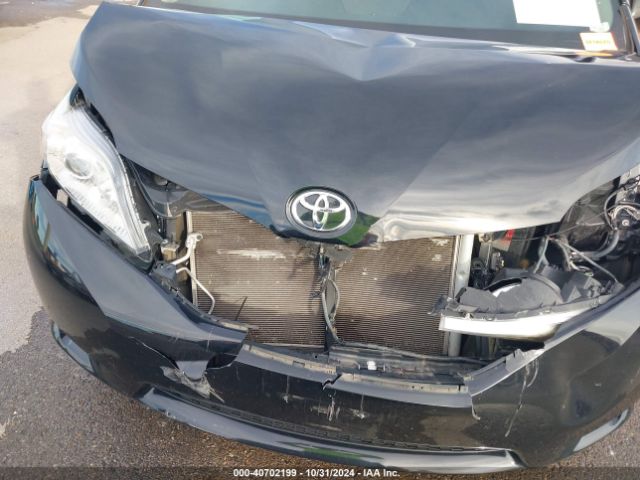 5TDYK3DC1FS689538 Toyota Sienna Xle 8 Passenger