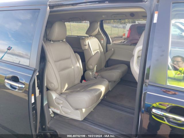 5TDYK3DC1FS689538 Toyota Sienna Xle 8 Passenger