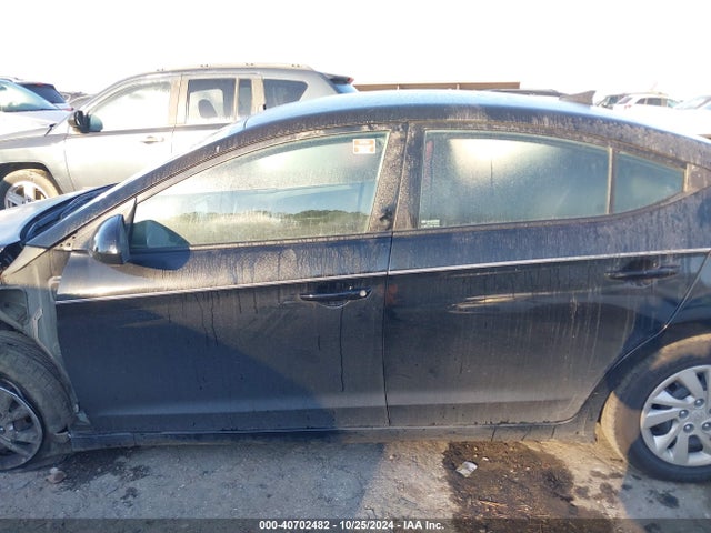 Hyundai ELANTRA SE 2018 5NPD74LFXJH362894 Image 13