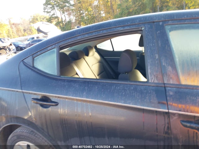 Hyundai ELANTRA SE 2018 5NPD74LFXJH362894 Image 18