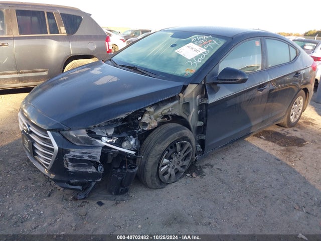 Hyundai ELANTRA SE 2018 5NPD74LFXJH362894 Image 2