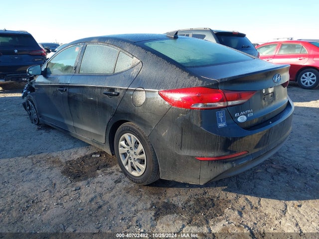 Hyundai ELANTRA SE 2018 5NPD74LFXJH362894 Image 3