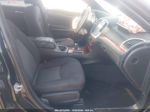 2C3CCAAG6EH376098 Chrysler 300