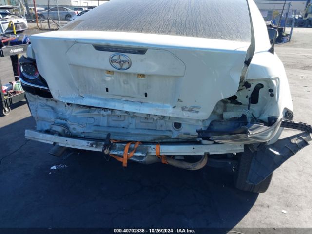 JTKJF5C78FJ008240 Scion TC