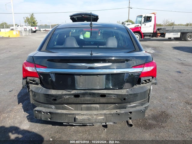 1C3CCBAB4EN212043 Chrysler 200 LX