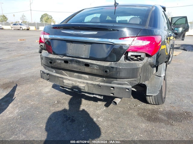 Chrysler 200 LX 2014 1C3CCBAB4EN212043 Image 6