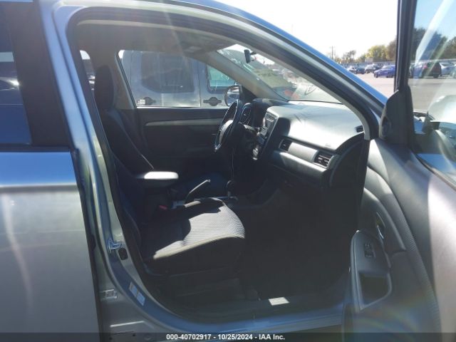 JA4AZ3A36GZ032083 Mitsubishi Outlander Es