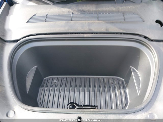 2024 TESLA MODEL Y 7SAYGDEE9RF035101 Photo 9