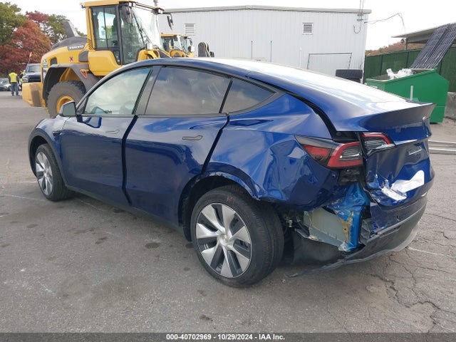 2024 TESLA MODEL Y 7SAYGDEE9RF035101 Photo 2