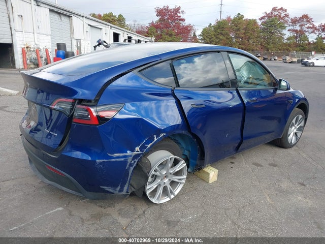 2024 TESLA MODEL Y 7SAYGDEE9RF035101 Photo 3