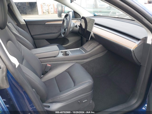 2024 TESLA MODEL Y 7SAYGDEE9RF035101 Photo 4
