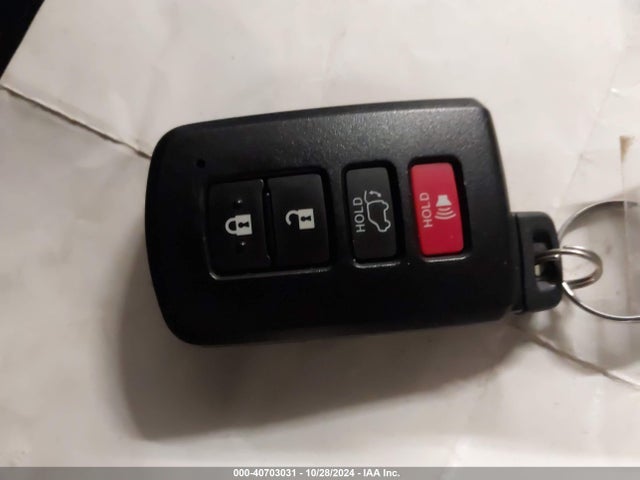 Toyota Rav4 Limited 2018 JTMDFREV4JJ179440 Image 11