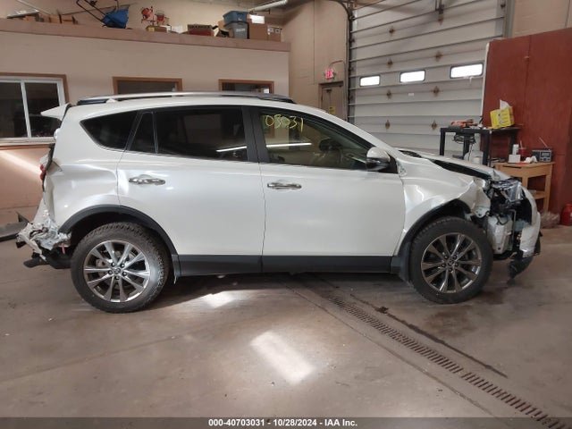 Toyota Rav4 Limited 2018 JTMDFREV4JJ179440 Image 14