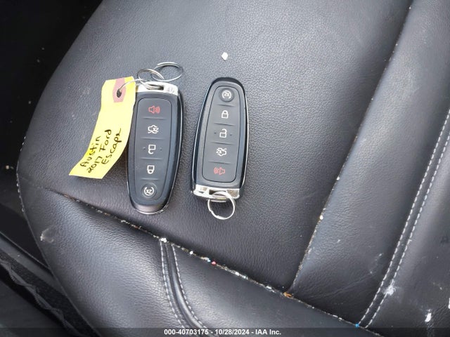 Ford Escape Titanium 2017 1FMCU9J99HUB62230 Image 11