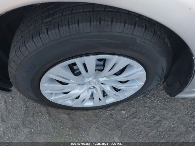 4T1BD1FK3EU140728 Toyota Camry Hybrid Le