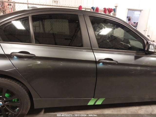 BMW 320i Xdrive 2016 WBA8E5G5XGNT41029 Image 14