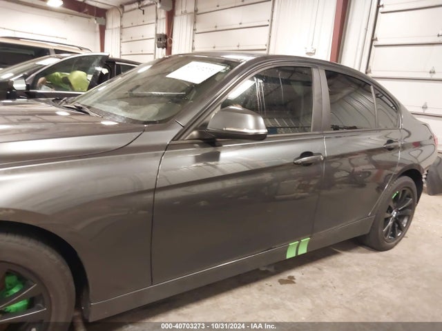 BMW 320i Xdrive 2016 WBA8E5G5XGNT41029 Image 15