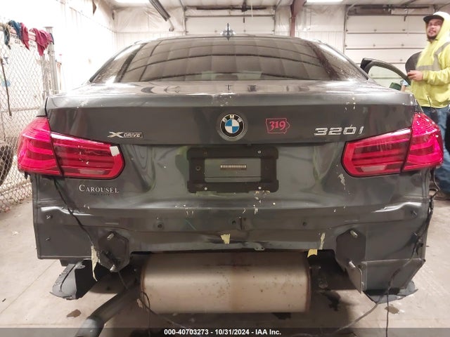 BMW 320i Xdrive 2016 WBA8E5G5XGNT41029 Image 17