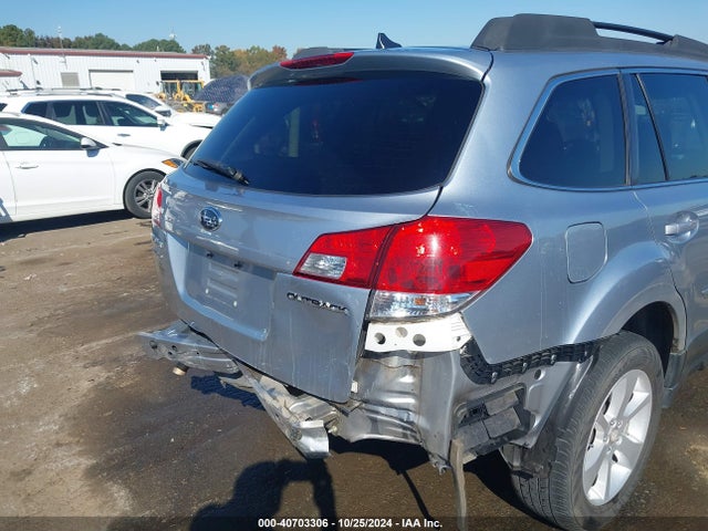Subaru Outback 2.5i Premium 2014 4S4BRCCC6E3221352 Image 17