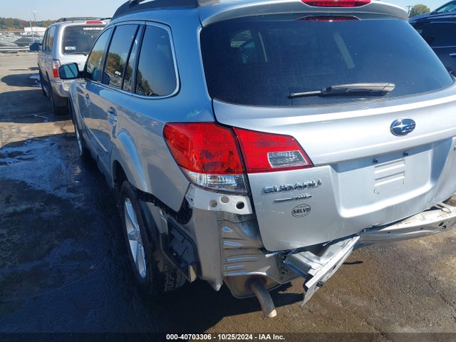 Subaru Outback 2.5i Premium 2014 4S4BRCCC6E3221352 Image 18