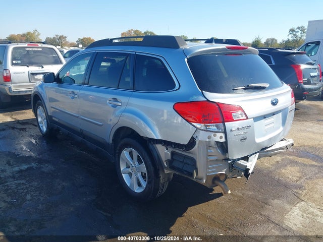 Subaru Outback 2.5i Premium 2014 4S4BRCCC6E3221352 Image 3