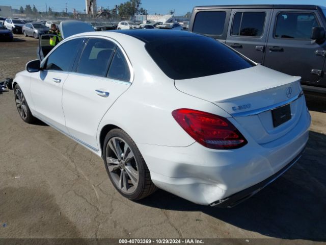 55SWF4JBXHU232939 Mercedes-Benz C 300 Luxury/sport