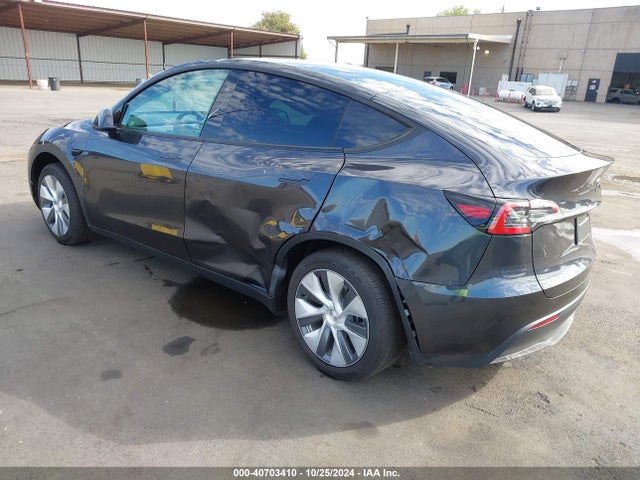 2024 TESLA MODEL Y 7SAYGDED8RF085723 Photo 2