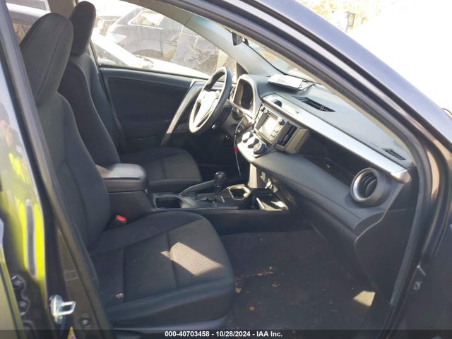 Toyota RAV4 LE 2016 JTMZFREVXGJ081754 Image 5